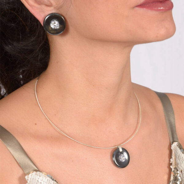 Brilliant necklace and matching earrings
